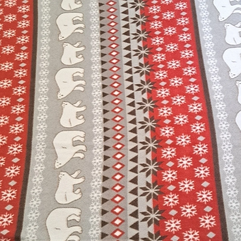 Fleece Blanket/Throw In A Winter Pattern Size 48